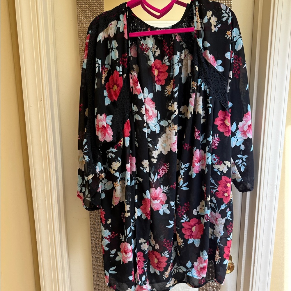 Torrid Black and Pink Floral Kimono